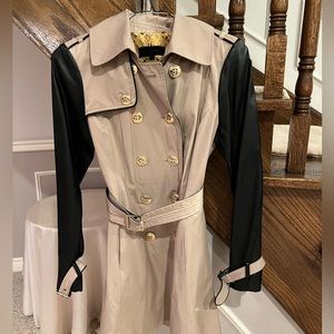 Worn but good condition. No stains just needs to be steamed/ironed.